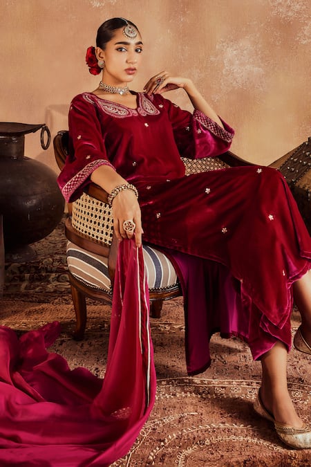 Buy Roze Pink Microfiber, Organza Embroidery, Sequins Razia Paisley Hand Kurta Set Buy_Roze_Pink Microfiber, Organza Embroidery, Sequins Razia Paisley Hand Kurta Set