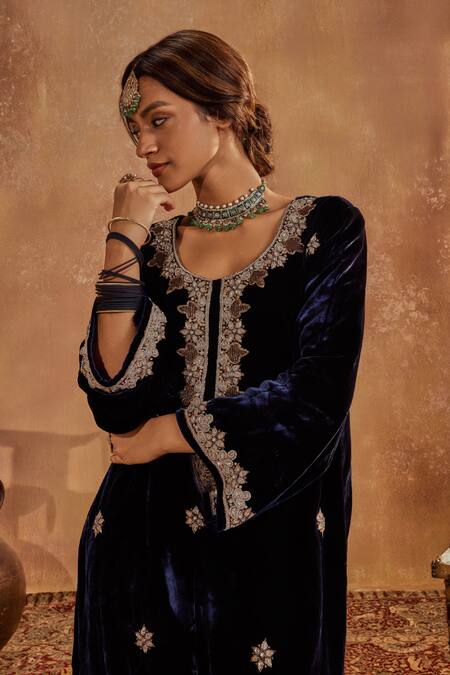 Roze Blue Microfiber, Organza Embroidery, Sequins Round Neck Rubina Hand Kurta Set at Aza Fashions Roze_Blue Microfiber, Organza Embroidery, Sequins Round Neck Rubina Hand Kurta Set _at_Aza_Fashions