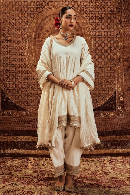 Buy Roze White Chanderi Lace, Sequins, Embroidery V-neck Saba Anarkali Dhoti Pant Set Online at Aza Fashions Buy_Roze_White Chanderi Lace, Sequins, Embroidery V-neck Saba Anarkali Dhoti Pant Set _Online_at_Aza_Fashions