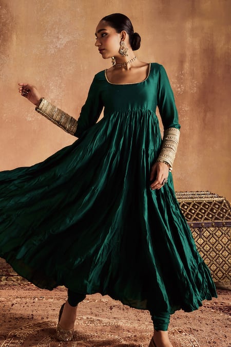 Shop Roze Green Chanderi, Organza Lace, Mirrors Round Sahiba Pure Tiered Anarkali Set Shop_Roze_Green Chanderi, Organza Lace, Mirrors Round Sahiba Pure Tiered Anarkali Set