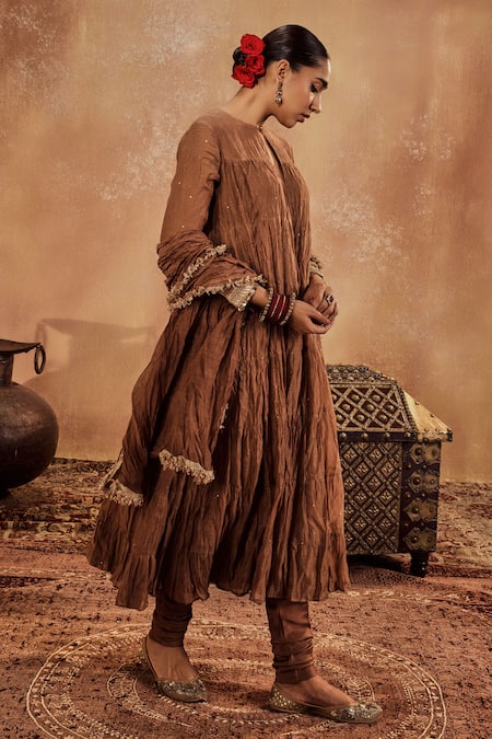 Roze Brown Muslin, Chanderi Tassels Round Neck Anam Mukaish Embellished Anarkali Set at Aza Fashions Roze_Brown Muslin, Chanderi Tassels Round Neck Anam Mukaish Embellished Anarkali Set _at_Aza_Fashions
