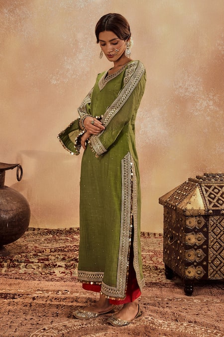 Roze Green Muslin, Chanderi Sequins, Metallic Falak Lace Embellished Kurta With Pant Online at Aza Fashions Roze_Green Muslin, Chanderi Sequins, Metallic Falak Lace Embellished Kurta With Pant _Online_at_Aza_Fashions
