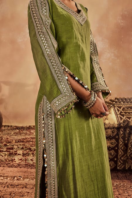 Buy Roze Green Muslin, Chanderi Sequins, Metallic Falak Lace Embellished Kurta With Pant Buy_Roze_Green Muslin, Chanderi Sequins, Metallic Falak Lace Embellished Kurta With Pant