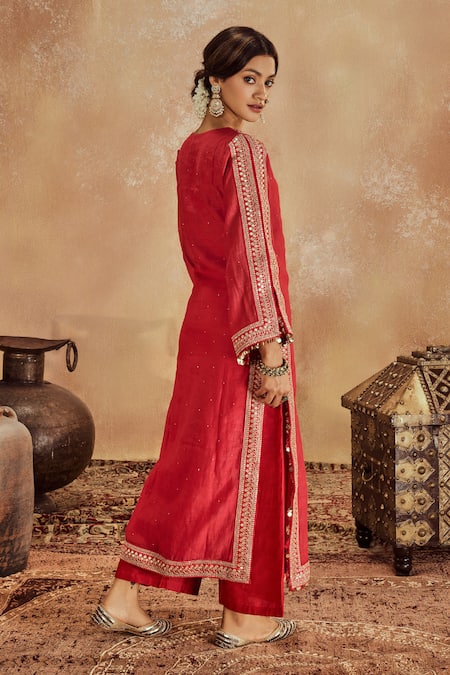 Roze Falak Lace Embellished Kurta With Pant 