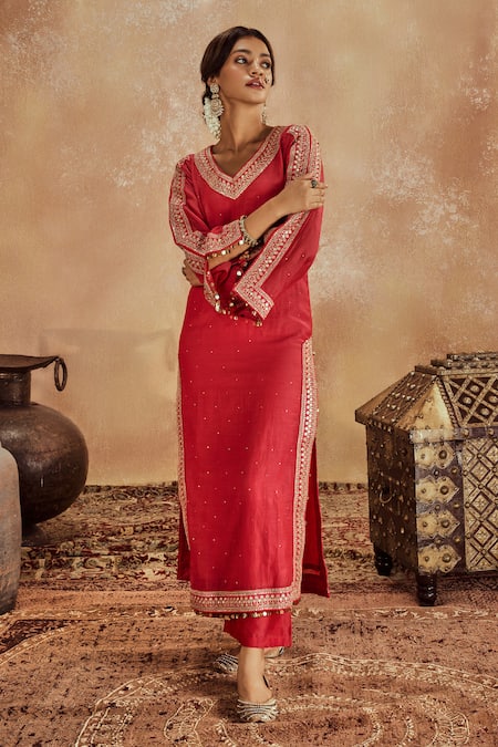 Roze_Pink Muslin, Chanderi Sequins, Mirrors Falak Lace Embellished Kurta With Pant _Online_at_Aza_Fashions