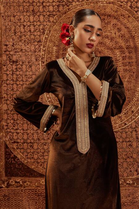 Shop_Roze_Brown Tissue, Silk Embroidery, Lace V-neck Nargis Work Kurta With Pant _Online_at_Aza_Fashions