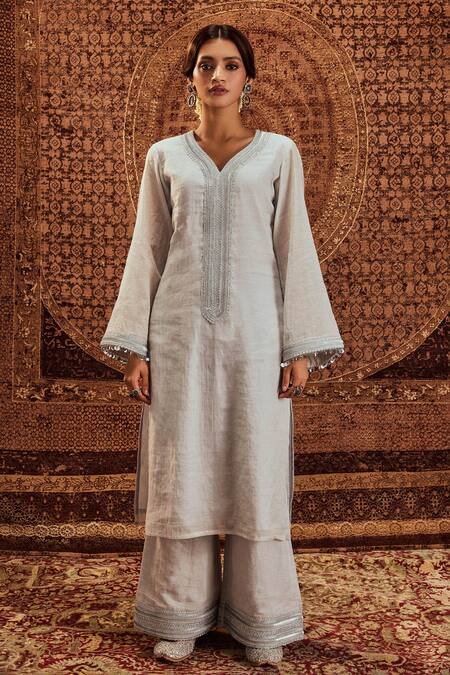 Buy_Roze_Silver Tissue Lace V-neck Nargis Embroidered Kurta With Pant _Online_at_Aza_Fashions