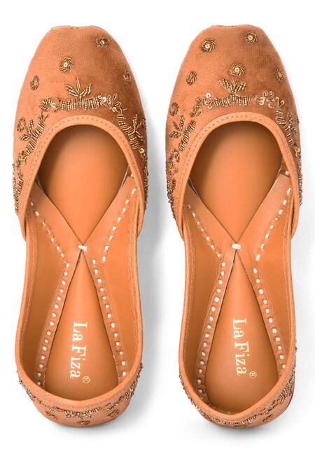 Shop_LA Fiza_Beige Azra Hand Embroidered Juttis_at_Aza_Fashions