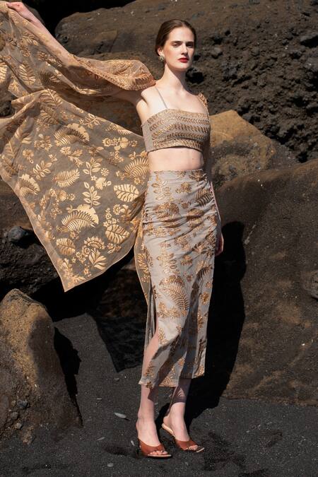 Buy Dash And Dot Brown Metallic Badla Stitch Embroidered Cape Online at Aza Fashions Buy_Dash And Dot_Brown Metallic Badla Stitch Embroidered Cape_Online_at_Aza_Fashions