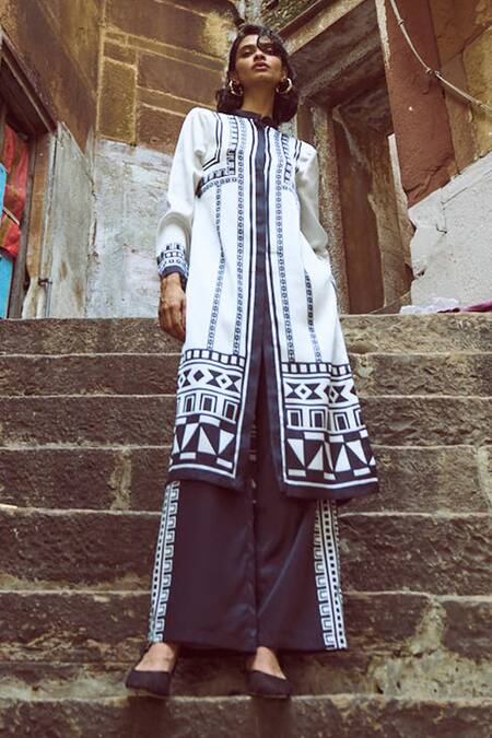 Buy Dash And Dot White Polyester Bandeau Neck Geo Tribal Print Tunic With Pant Online at Aza Fashions Buy_Dash And Dot_White Polyester Bandeau Neck Geo Tribal Print Tunic With Pant _Online_at_Aza_Fashions