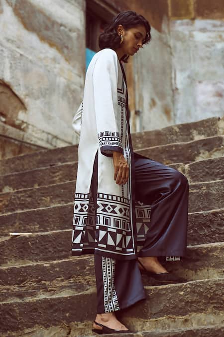 Dash And Dot White Polyester Bandeau Neck Geo Tribal Print Tunic With Pant at Aza Fashions Dash And Dot_White Polyester Bandeau Neck Geo Tribal Print Tunic With Pant _at_Aza_Fashions