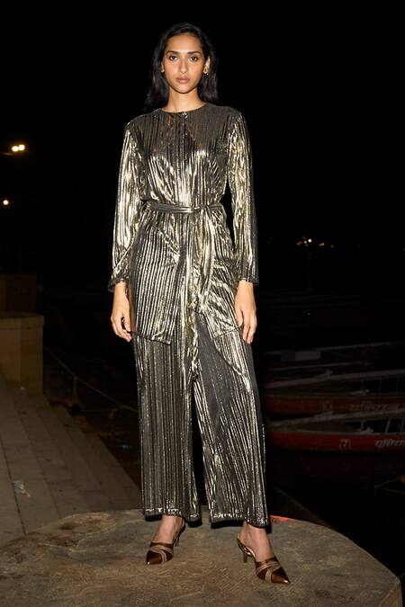 Shop Dash And Dot Gray Polyester Round Neck Grey Metallic Pleated Pant Set Online at Aza Fashions Shop_Dash And Dot_Gray Polyester Round Neck Grey Metallic Pleated Pant Set _Online_at_Aza_Fashions