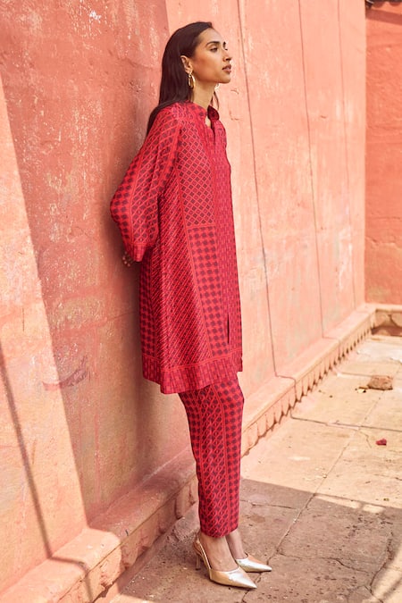 Buy_Dash And Dot_Red Viscose Collared Rattan Print Tunic With Pant _Online_at_Aza_Fashions