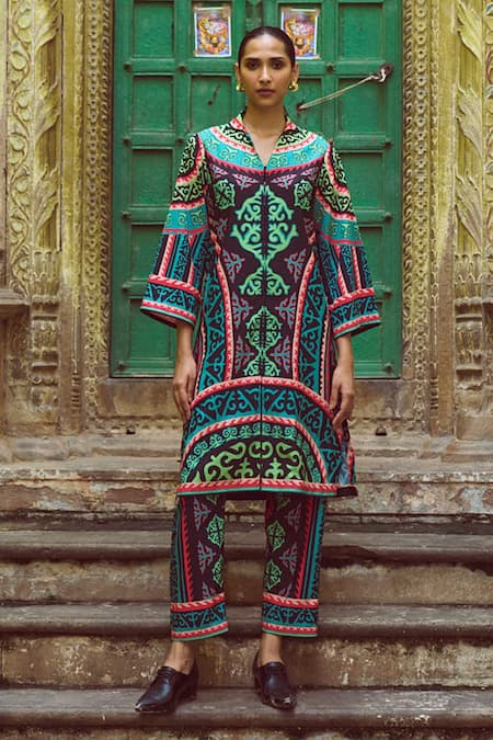 Buy_Dash And Dot_Multi Color Polyester Collared Abstract Tribal Print Tunic With Pant _Online_at_Aza_Fashions