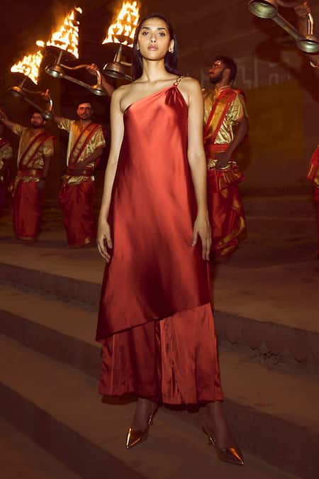 Dash And Dot Red Polyester Chains Asymmetric One Shoulder Top With Wide Legged Pant Online at Aza Fashions Dash And Dot_Red Polyester Chains Asymmetric One Shoulder Top With Wide Legged Pant _Online_at_Aza_Fashions