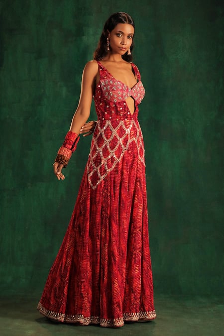 Kaprapan By Anaita Shah_Fuchsia Chiffon Printed Tree Bark Sweetheart Neck Pleated Jumpsuit_Online_at_Aza_Fashions