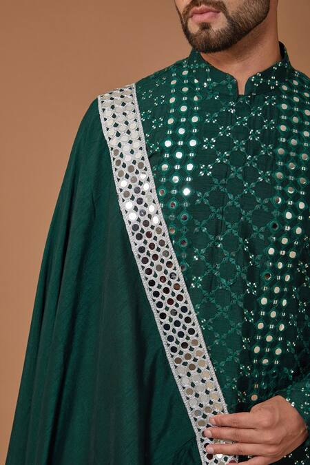 Shop Kasbah Green Silk Mirrors Jaal Embroidered Kurta With Stole at Aza Fashions Shop_Kasbah_Green Silk Mirrors Jaal Embroidered Kurta With Stole_at_Aza_Fashions