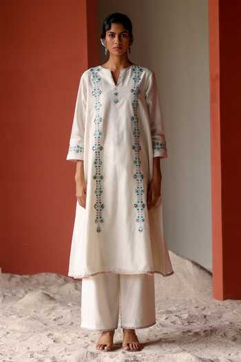 Shikha Mehta_Ivory , Chanderi, Organza Mirrors, Ariana Kurta Pyjama Set _Online_at_Aza_Fashions
