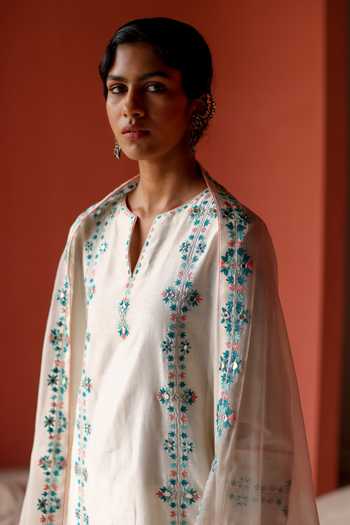 Shikha Mehta_Ivory , Chanderi, Organza Mirrors, Ariana Kurta Pyjama Set _at_Aza_Fashions