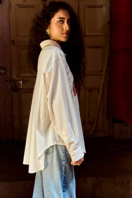 Jodi_White Maheshwari Embroidery, Applique Collared Watson Shirt _at_Aza_Fashions