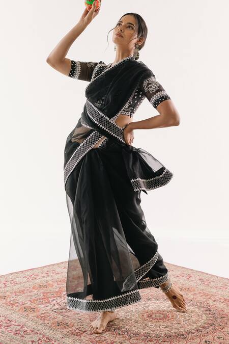 Ridhimaa Gupta Black Silk Organza, Cotton Brahma Resham Saree With Unstitched Blouse Piece Online at Aza Fashions Ridhimaa Gupta_Black Silk Organza, Cotton Brahma Resham Saree With Unstitched Blouse Piece _Online_at_Aza_Fashions
