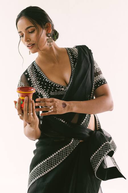 Buy Ridhimaa Gupta Black Silk Organza, Cotton Brahma Resham Saree With Unstitched Blouse Piece Online at Aza Fashions Buy_Ridhimaa Gupta_Black Silk Organza, Cotton Brahma Resham Saree With Unstitched Blouse Piece _Online_at_Aza_Fashions