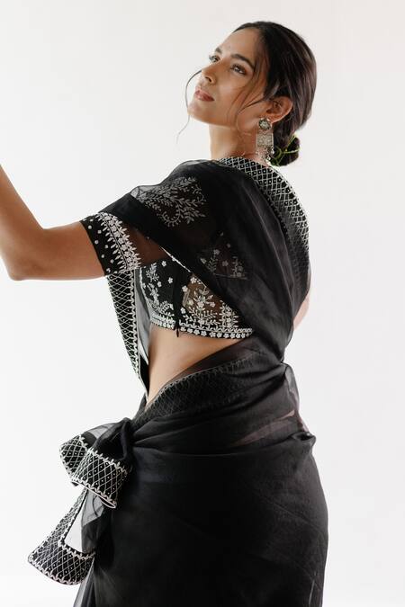 Ridhimaa Gupta Black Silk Organza, Cotton Brahma Resham Saree With Unstitched Blouse Piece at Aza Fashions Ridhimaa Gupta_Black Silk Organza, Cotton Brahma Resham Saree With Unstitched Blouse Piece _at_Aza_Fashions