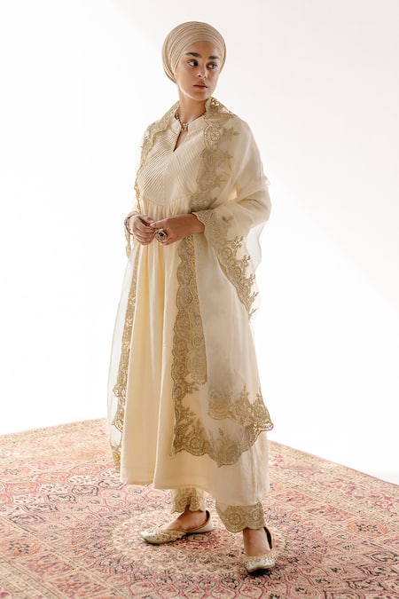 Ridhimaa Gupta Gumaan Pintuck Kurta Set 