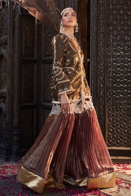 Shop tara thakur Green Velvet, Tissue Embroidery, Zari V-neck Jacket And Pant Set at Aza Fashions Shop_tara thakur_Green Velvet, Tissue Embroidery, Zari V-neck Jacket And Pant Set _at_Aza_Fashions