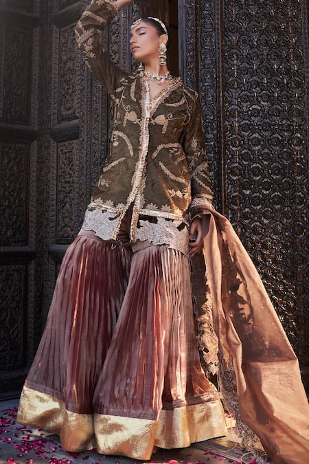 Buy tara thakur Green Velvet, Tissue Embroidery, Zari V-neck Jacket And Pant Set Online at Aza Fashions Buy_tara thakur_Green Velvet, Tissue Embroidery, Zari V-neck Jacket And Pant Set _Online_at_Aza_Fashions