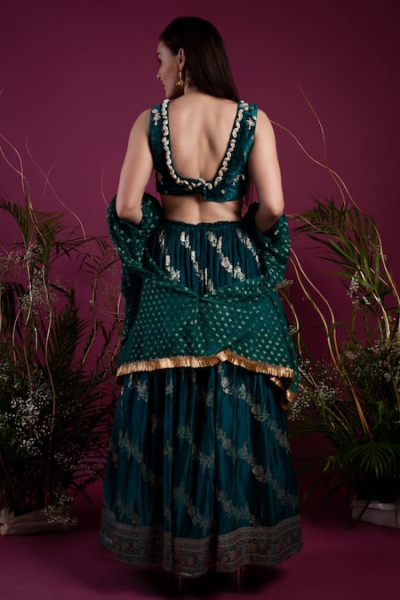 tara thakur Woven Zari Lehenga Butti Jacket Set 