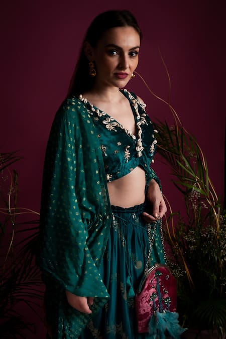 Shop_tara thakur_Green Brocade Embroidery, Zari V-neck Woven Lehenga Butti Jacket Set _Online_at_Aza_Fashions