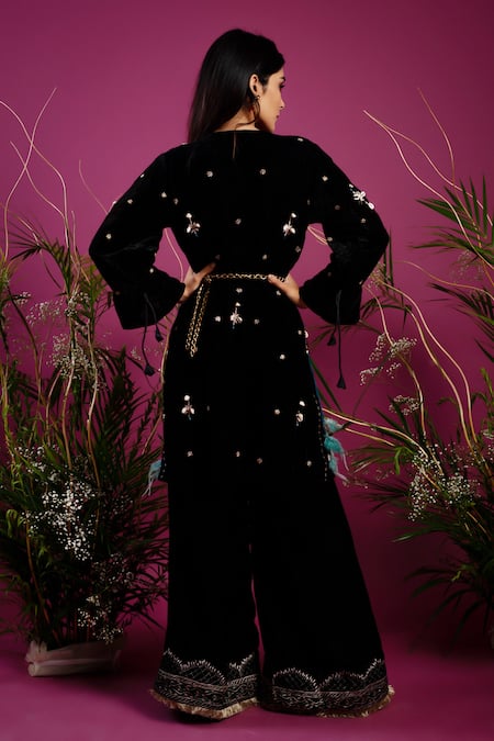 tara thakur Velvet Conch Shell Embroidered Top With Pant 