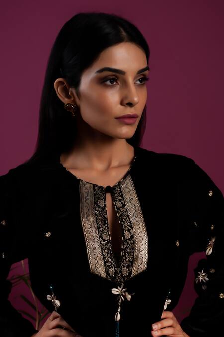 tara thakur_Black Velvet Fringe, Embroidery Keyhole Neck Conch Shell Top With Pant _Online_at_Aza_Fashions