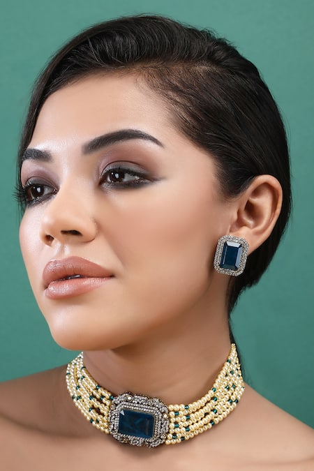 Auraa Trends Bead Layered Pendant Choker Set 