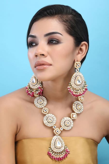 Auraa Trends Tear Drop Shaped Pendant Necklace Set 