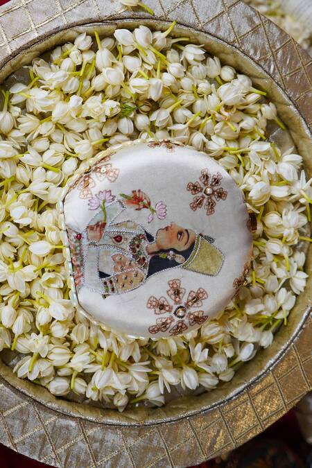 Puneet Gupta Pink Embroidered Kamalkanta Queen Pattern Clutch Online at Aza Fashions Puneet Gupta_Pink Embroidered Kamalkanta Queen Pattern Clutch _Online_at_Aza_Fashions