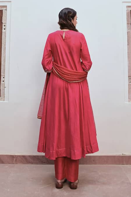 Shop Taro Red Chanderi Silk Cut Work, Zari, Aabroo Yoke Embroidered A-line Kurta Set at Aza Fashions Shop_Taro_Red Chanderi Silk Cut Work, Zari, Aabroo Yoke Embroidered A-line Kurta Set _at_Aza_Fashions