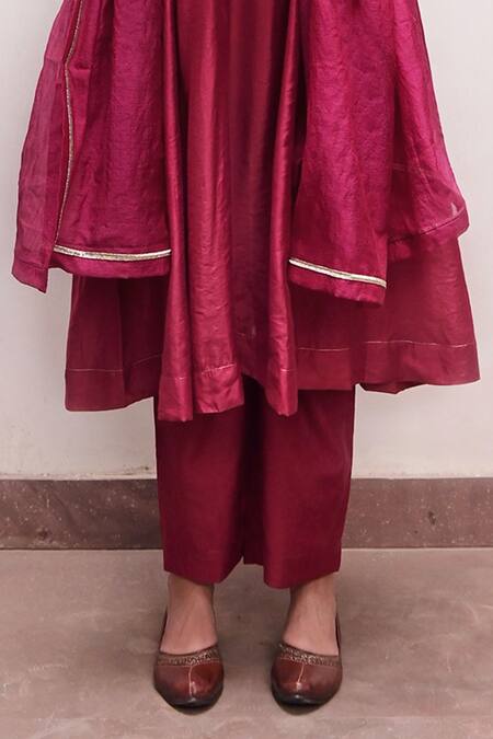 Taro Wine Chanderi Silk Zari Round Neck Aiza A-line Kurta Set Online at Aza Fashions Taro_Wine Chanderi Silk Zari Round Neck Aiza A-line Kurta Set _Online_at_Aza_Fashions