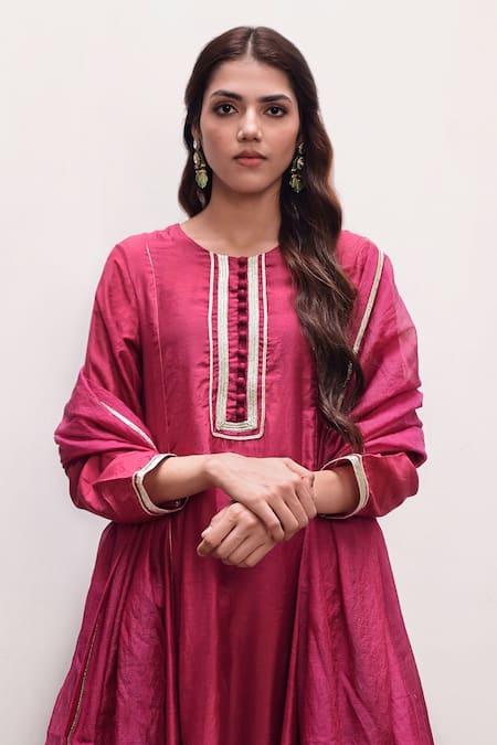 Taro Wine Chanderi Silk Zari Round Neck Aiza A-line Kurta Set at Aza Fashions Taro_Wine Chanderi Silk Zari Round Neck Aiza A-line Kurta Set _at_Aza_Fashions