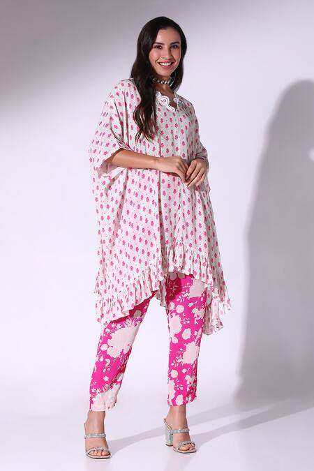 SAKSHI GIRRI_Pink Crepe Scoop Neck Tulip Bloom Print Kaftan And Pant Set_Online_at_Aza_Fashions