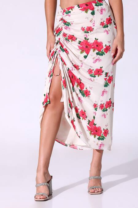 Shop_SAKSHI GIRRI_Red Crepe Embroidery V-neck Poppy Bloom Print Kaftan With Asymmetric Skirt_Online_at_Aza_Fashions