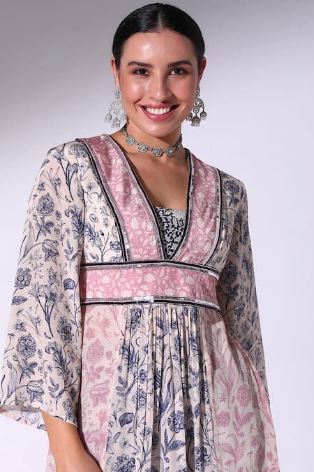 SAKSHI GIRRI_Pink Crepe V-neck Dahlia Bloom Print Panelled Slit Kurta Pant Set_at_Aza_Fashions