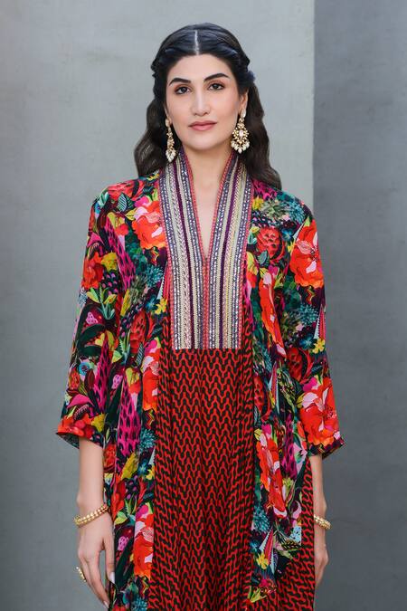 Rishi and Vibhuti_Black Crepe Embroidery V-neck Geometric Print Kaftan _Online_at_Aza_Fashions