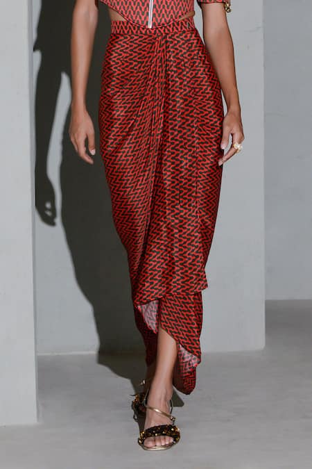 Buy Rishi and Vibhuti Red Crepe Collared Geometric Print Corset With Skirt Online at Aza Fashions Buy_Rishi and Vibhuti_Red Crepe Collared Geometric Print Corset With Skirt _Online_at_Aza_Fashions