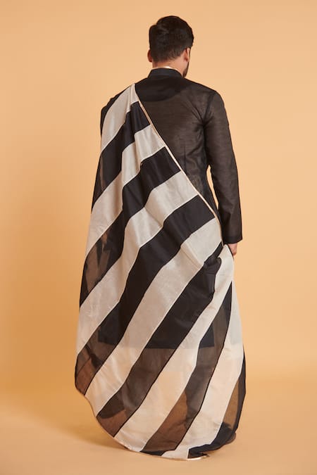 Siddartha Tytler Achkan Set With Panelled Dupatta 