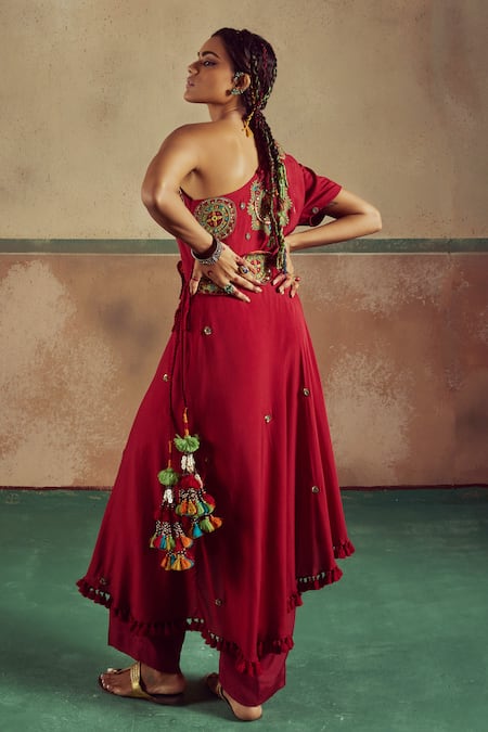 Zariya The Label Mandala Sheesha Work One Shoulder Kurta Pant Set 