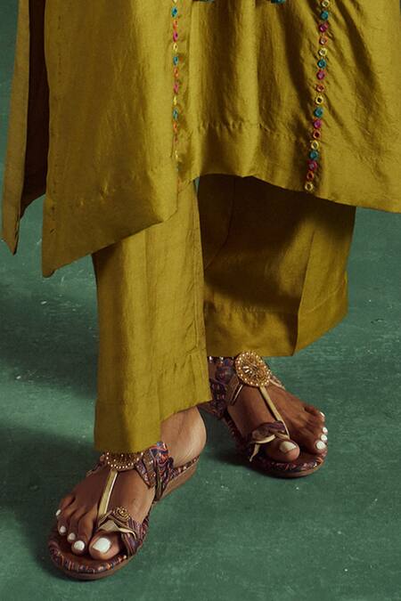 Zariya The Label_Green Silk, Bamboo Mirrors, Jhola Boho Sheesha Embroidered Kurta With Pant _Online_at_Aza_Fashions