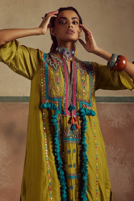 Zariya The Label_Green Silk, Bamboo Mirrors, Jhola Boho Sheesha Embroidered Kurta With Pant _at_Aza_Fashions