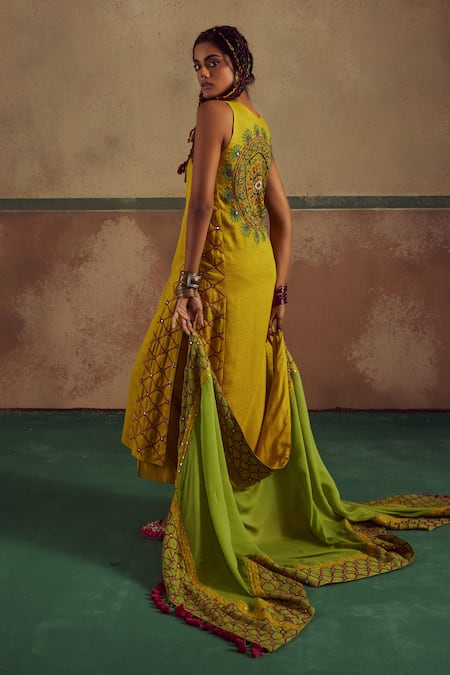 Zariya The Label_Yellow Bamboo, Crepe, Cotton Mirrors, Boho Jaal Embroidered Kurta Pant Set _Online_at_Aza_Fashions